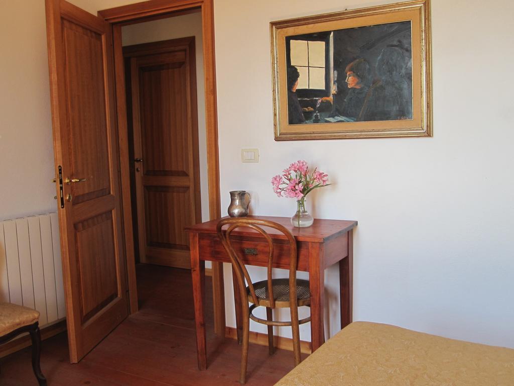 Campi Elisi B&B 사사리 객실 사진